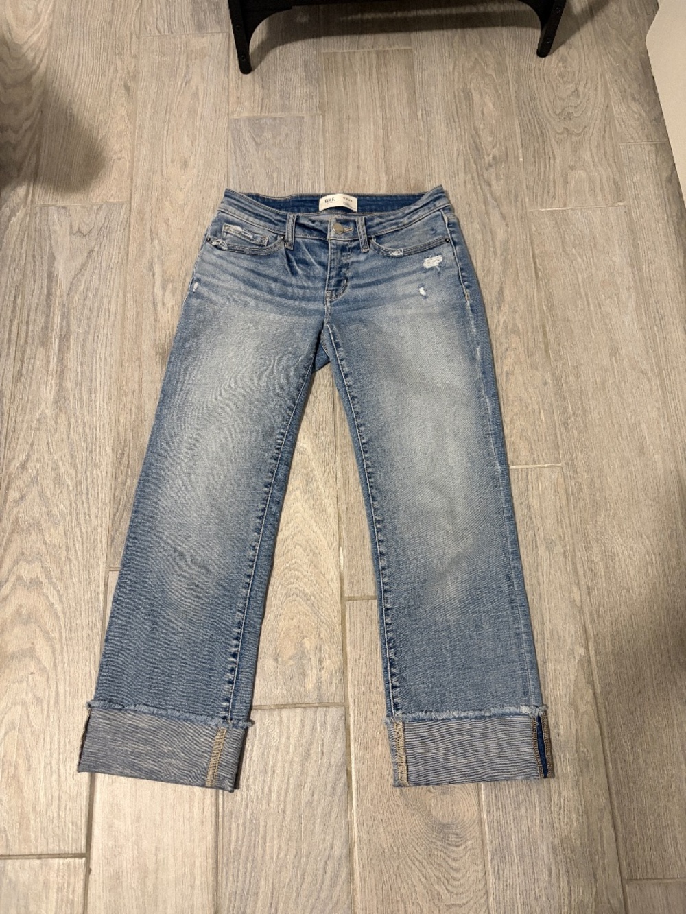 LIKE NEW! Women's BKE Stella Crop Slim, Low Rise, Stretch Cuff Jeans - 26